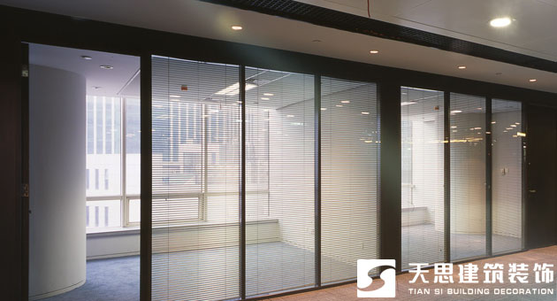 <a href=http://www.yancaoren.com/ target=_blank class=infotextkey>合肥辦公室裝修</a>玻璃
